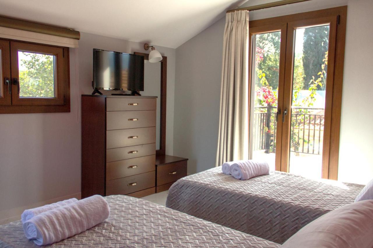 Zissis Villa&pool 5min drive to beach Kato Yerakarion Esterno foto