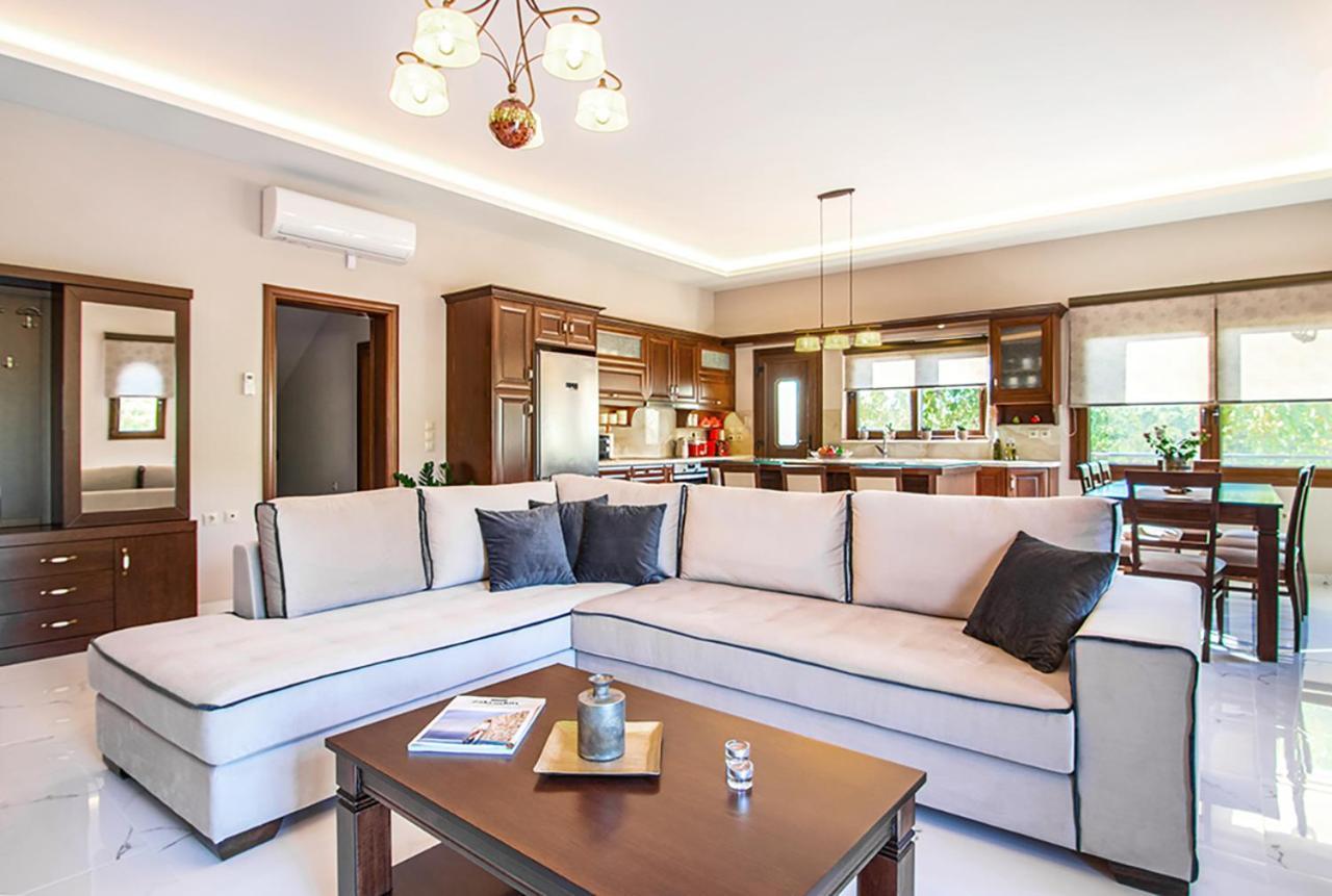 Zissis Villa&pool 5min drive to beach Kato Yerakarion Esterno foto